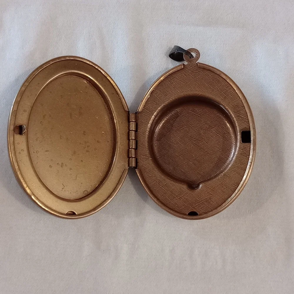 Labradorite Locket - Picture 2 of 4